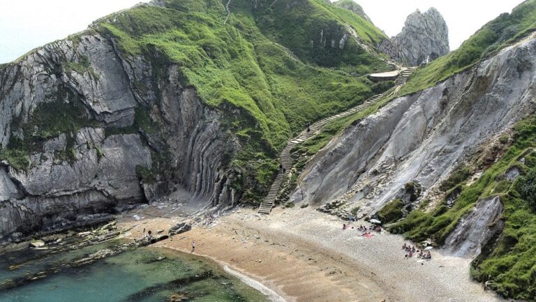 Man OWar Beach 3 768x433