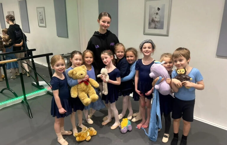 Junior dance class 768x492