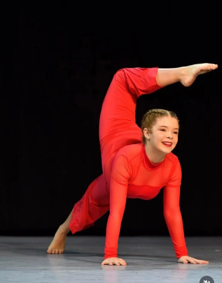 Modern dance solo 768x976